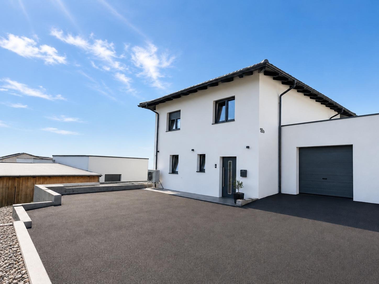 Große NEUBAU-Doppelhaushälfte in schöner Lage Große NEUBAU-Doppelhaushälfte in schöner Lage